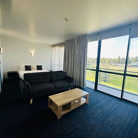מאטילנד Thornton Executive Hotel מראה חיצוני תמונה