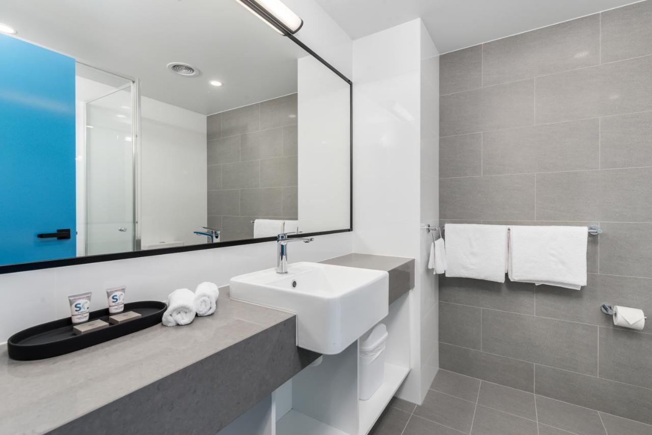 מאטילנד Thornton Executive Hotel מראה חיצוני תמונה