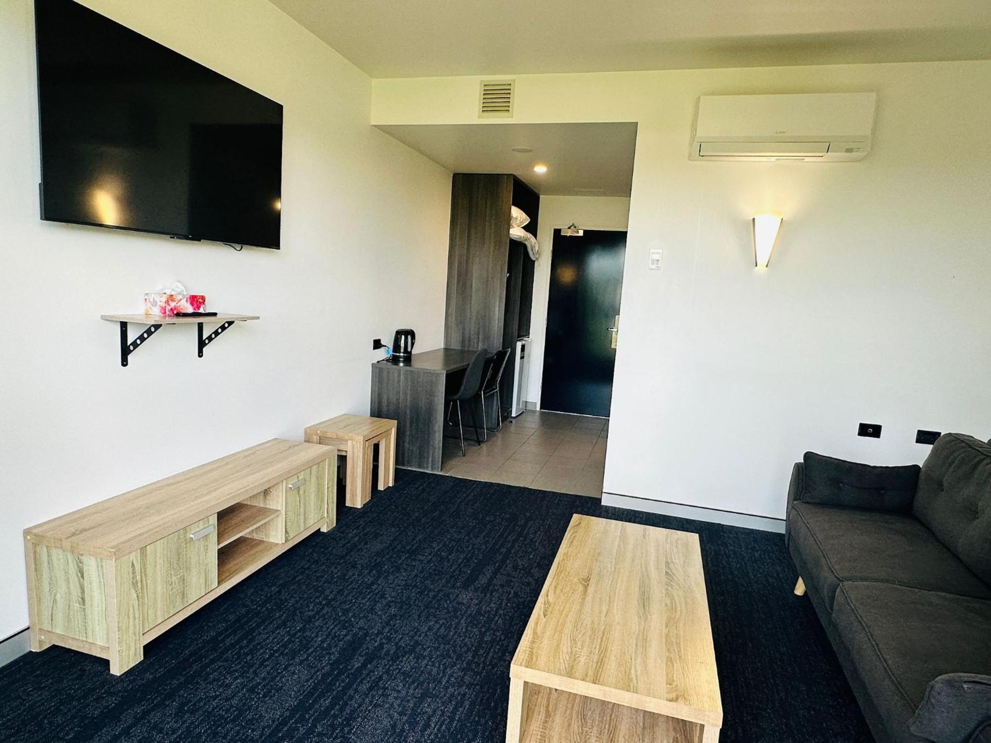 מאטילנד Thornton Executive Hotel מראה חיצוני תמונה