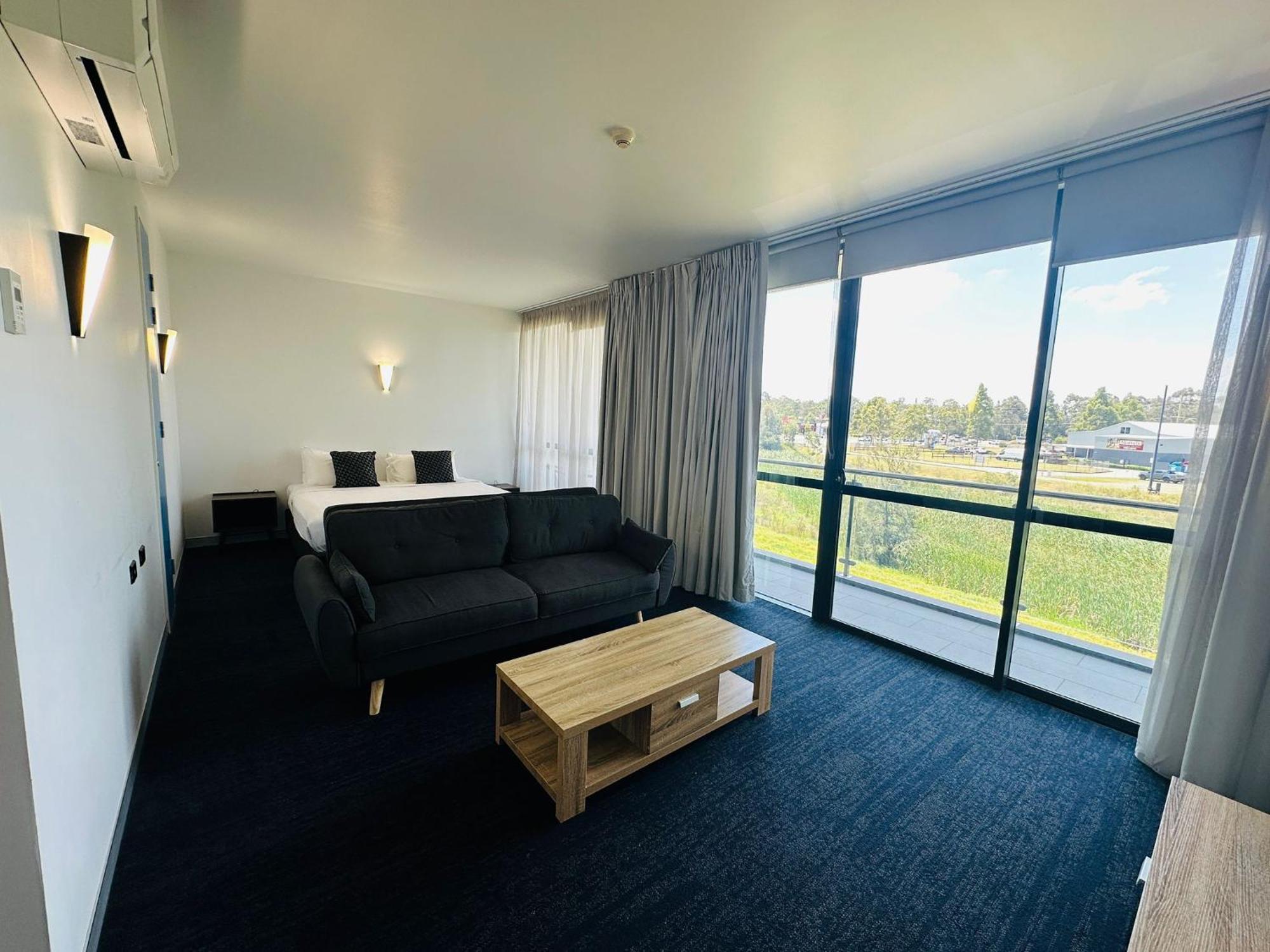 מאטילנד Thornton Executive Hotel מראה חיצוני תמונה